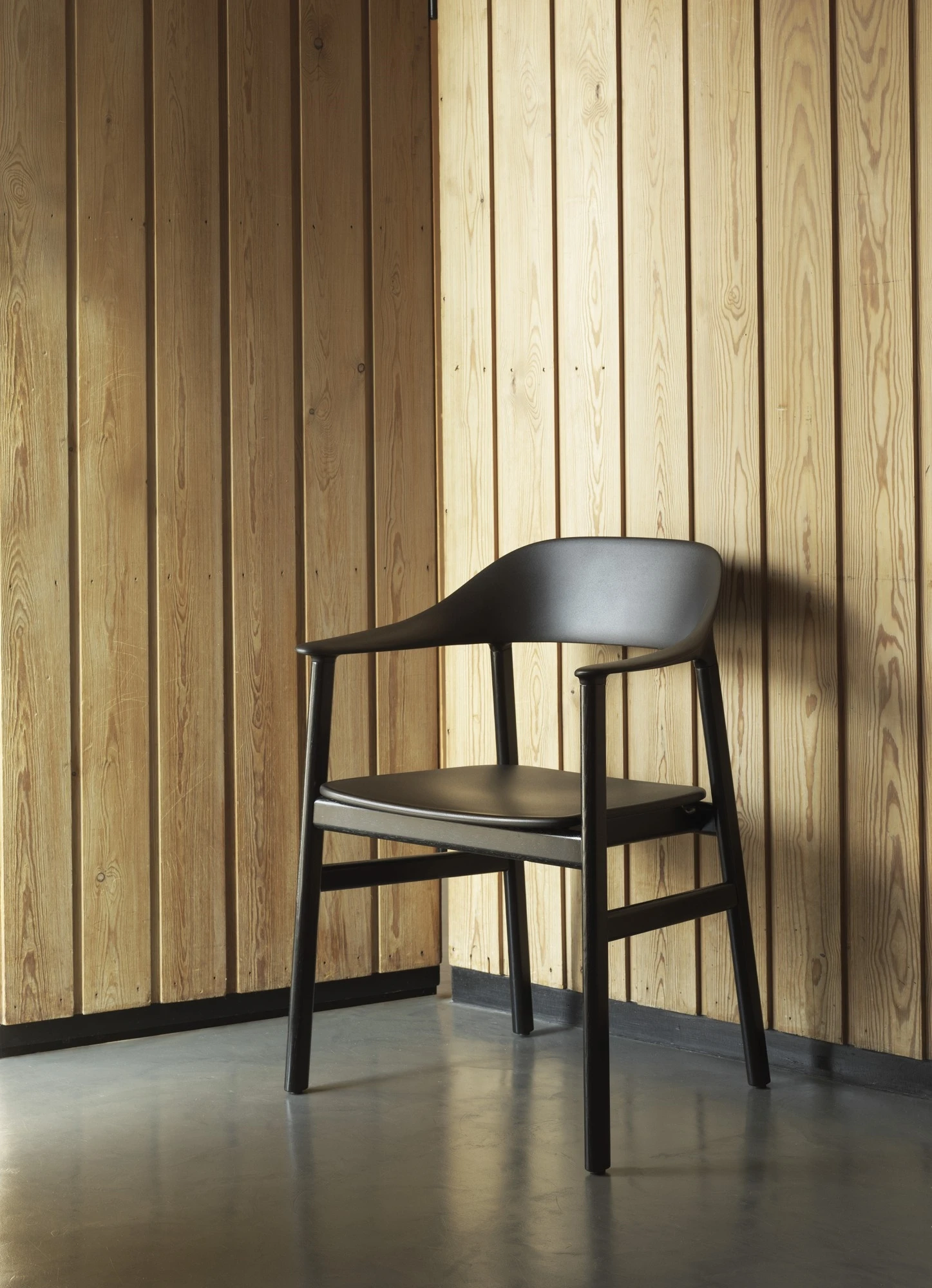 Normann Copenhagen Herit Dining Chair W. Armrests Smoked Oak/Sand - Image 6