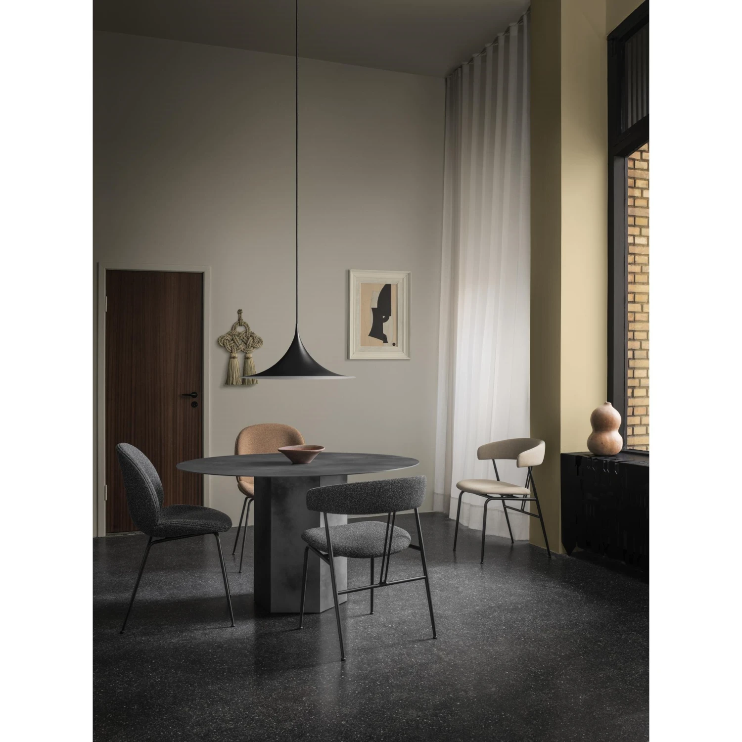 GUBI Violin Dining Chair Velvet 420 Sapphire Blue - Image 3