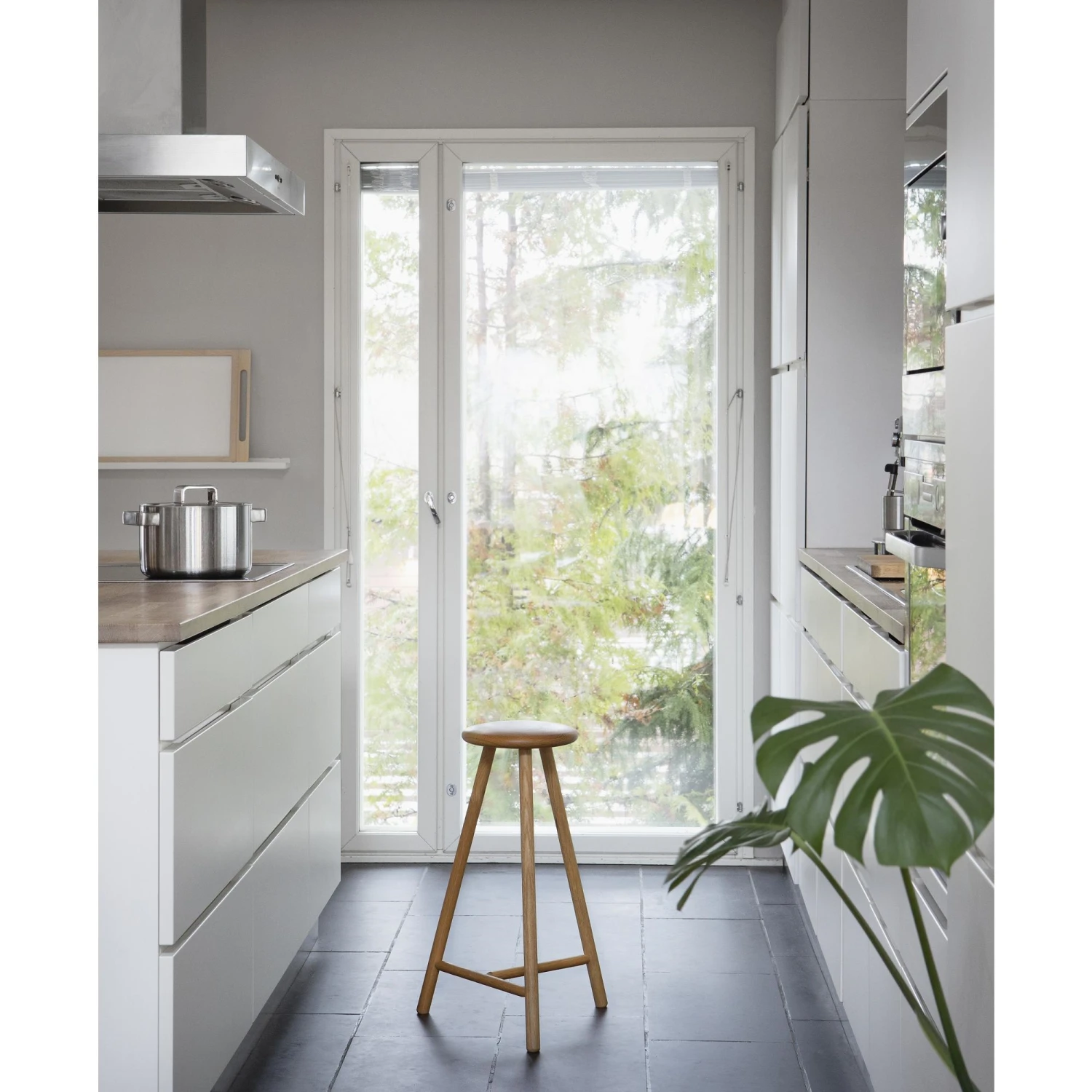 Nikari Linea Collection Perch Bar Stool Black Stained Oak - Image 6