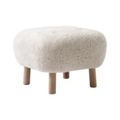 &Tradition Little Petra ATD1 Pouf Sheepskin Moonlight/White Oiled Oak